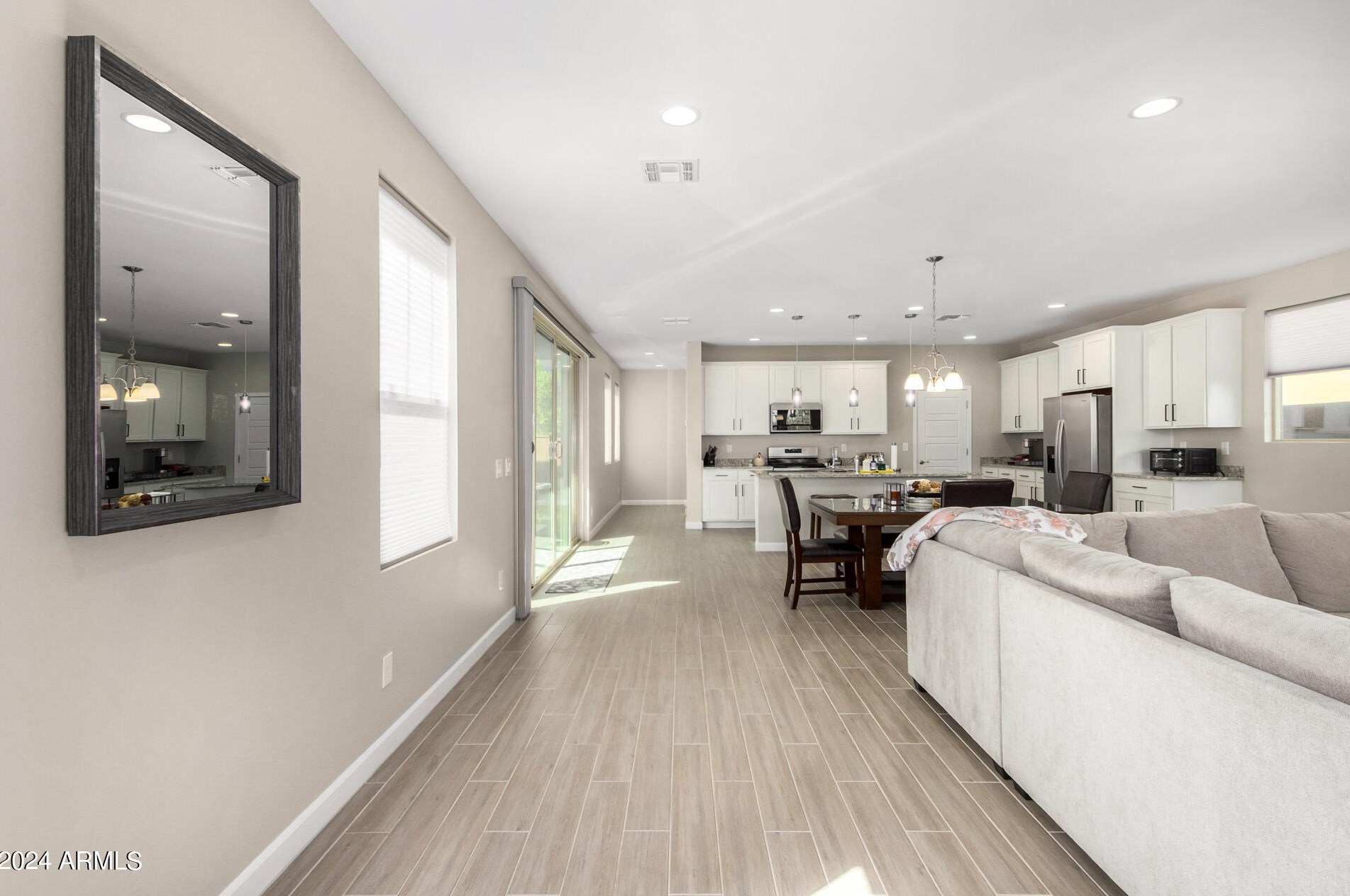 1906 Lariat Ln, Phoenix AZ 85085-9016 exterior