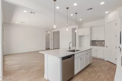 12003 W Parkway Lane, Avondale, AZ 85323 - Photo 5