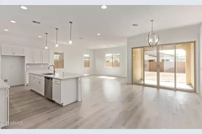 11949 W Parkway Lane, Avondale, AZ 85323 - Photo 7