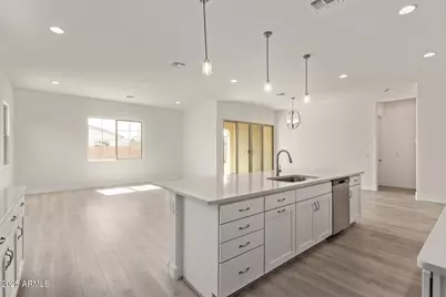 11949 W Parkway Lane, Avondale, AZ 85323 - Photo 3