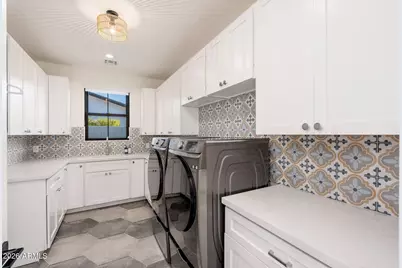 4017 N 49th Place, Phoenix, AZ 85018 - Photo 15