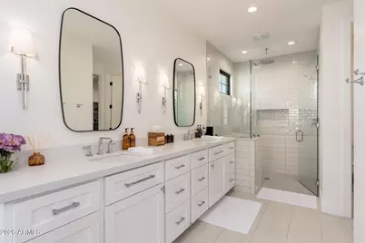 4017 N 49th Place, Phoenix, AZ 85018 - Photo 17