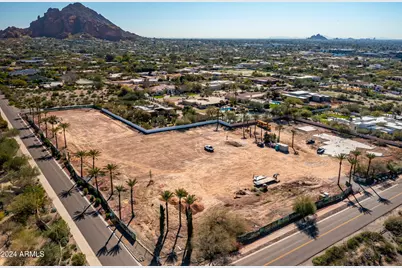 3627 E Bethany Home Road #2, Paradise Valley, AZ 85253 - Photo 1