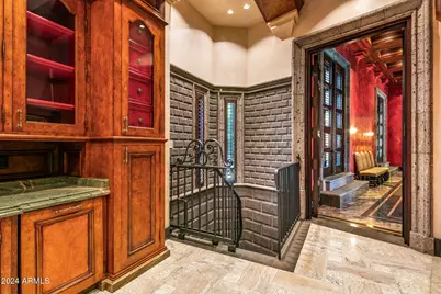 8100 N 68th Street, Paradise Valley, AZ 85253 - Photo 23