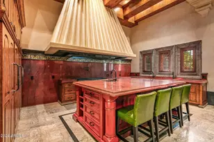 8100 N 68th St, Paradise Valley, AZ 85253 - Photo 19