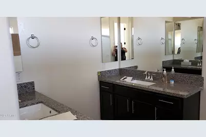 8365 S 165th Avenue, Goodyear, AZ 85338 - Photo 11