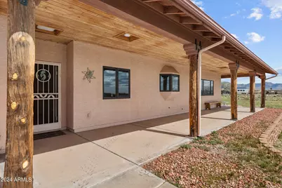 22900 W Hylton Way, Congress, AZ 85332 - Photo 11
