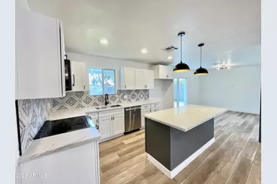 2213 E Janice Way, Phoenix, AZ 85022 - Photo 9