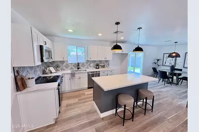 2213 E Janice Way, Phoenix, AZ 85022 - Photo 9