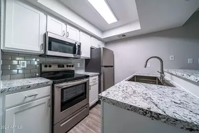 949 S Longmore Street #2, Mesa, AZ 85202 - Photo 5
