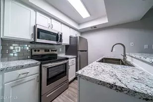 949 S Longmore St, Mesa, AZ 85202 - Photo 5
