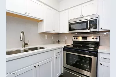 3101 N 32nd Street #ST, Phoenix, AZ 85018 - Photo 5