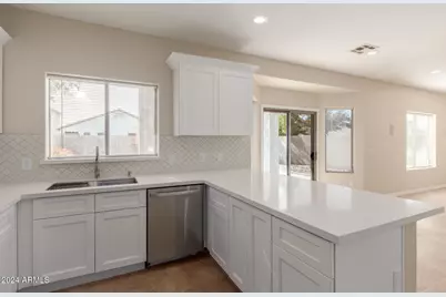1105 E Wong Way, Phoenix, AZ 85040 - Photo 15