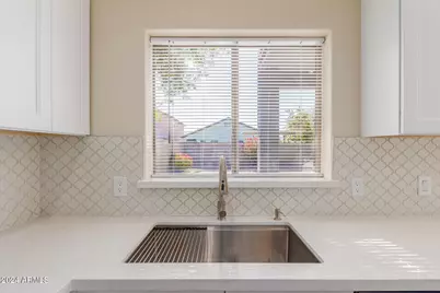 1105 E Wong Way, Phoenix, AZ 85040 - Photo 17