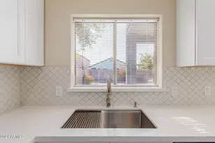 1105 E Wong Way, Phoenix, AZ 85040 - Photo 17