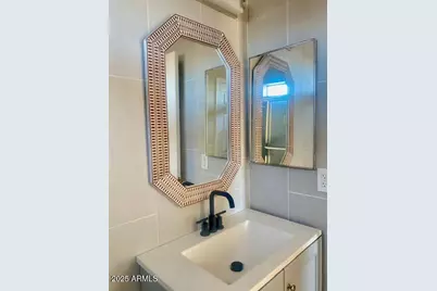 1105 E Wong Way, Phoenix, AZ 85040 - Photo 35