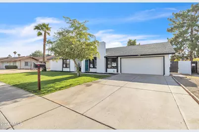 2425 W Saint Moritz Lane, Phoenix, AZ 85023 - Photo 1