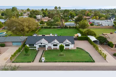 8701 E Highland Avenue, Scottsdale, AZ 85251 - Photo 57