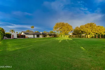 8701 E Highland Avenue, Scottsdale, AZ 85251 - Photo 55