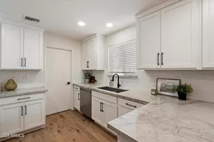 10404 W Audrey Dr, Sun City, AZ 85351 - Photo 13