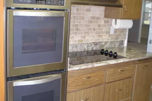 10731 W Mission Ln, Sun City, AZ 85351 - Photo 13