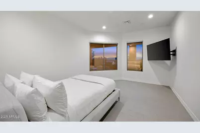 5316 E Valle Vista Road, Phoenix, AZ 85018 - Photo 21