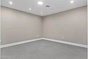 2211 E Camelback Rd, Phoenix, AZ 85016 - Photo 13