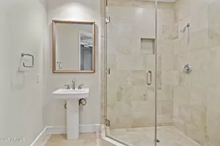 2211 E Camelback Rd, Phoenix, AZ 85016 - Photo 15