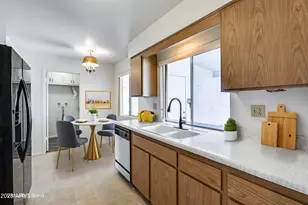 10863 W Thunderbird Blvd, Sun City, AZ 85351 - Photo 5