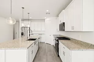 4041 S 176th Dr, Goodyear, AZ 85338 - Photo 9