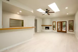 8209 E Del Cristal Dr, Scottsdale, AZ 85258 - Photo 9