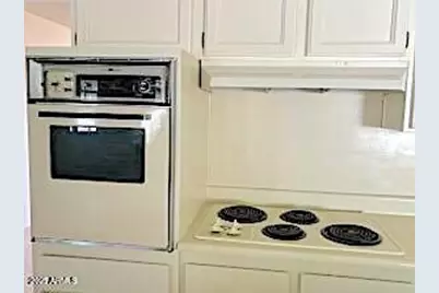 17407 N Country Club Drive, Sun City, AZ 85373 - Photo 9