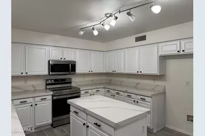 15727 W Rimrock Street, Surprise, AZ 85374 - Photo 11