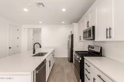 18219 W Hess Street, Goodyear, AZ 85338 - Photo 5