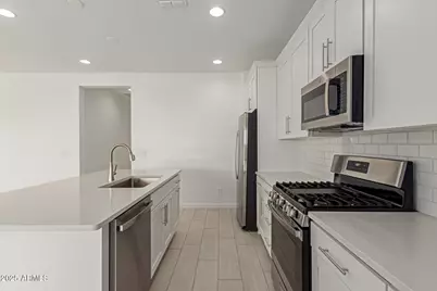 18225 W Hess Street, Goodyear, AZ 85338 - Photo 5