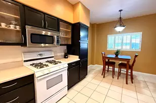 7401 W Arrowhead Clubhouse Dr, Glendale, AZ 85308 - Photo 9