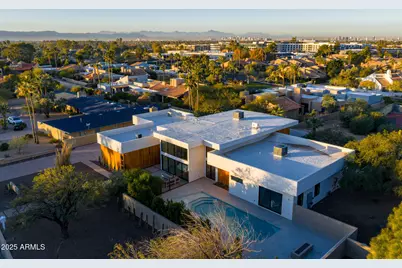 5156 N 45th Place, Phoenix, AZ 85018 - Photo 1