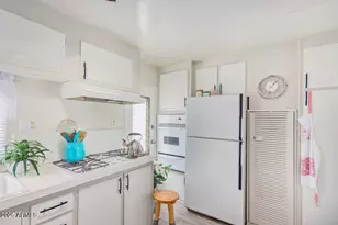 10401 N Cave Creek Rd, Phoenix, AZ 85020 - Photo 11