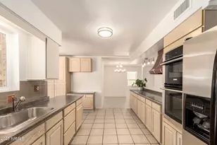 10816 W Venturi Dr, Sun City, AZ 85351 - Photo 25