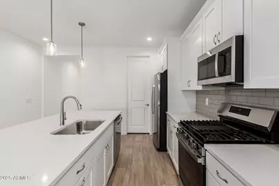 5401 W Las Palmaritas Drive, Glendale, AZ 85302 - Photo 5