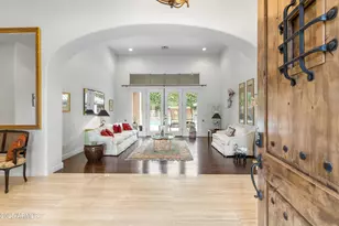 9869 E Davenport Dr, Scottsdale, AZ 85260 - Photo 9