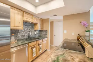 9031 N 14th St, Phoenix, AZ 85020 - Photo 9