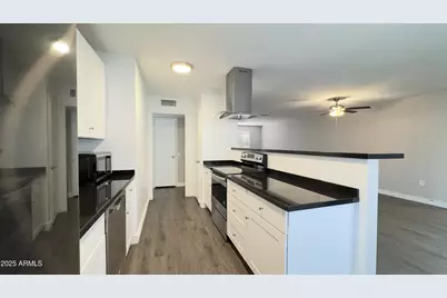 10562 W Campana Drive, Sun City, AZ 85351 - Photo 11