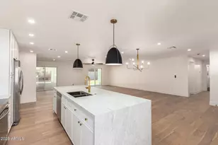 829 E Desert Park Ln, Phoenix, AZ 85020 - Photo 15