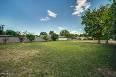 5704 N 11th Avenue #7, Phoenix, AZ 85013 - Photo 11