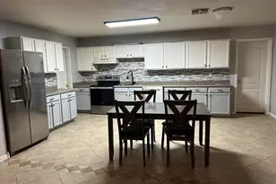 11429 W Cabrillo Dr, Arizona City, AZ 85123 - Photo 5