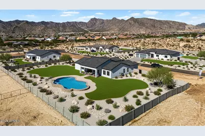 20255 W Highland Avenue, Litchfield Park, AZ 85340 - Photo 23