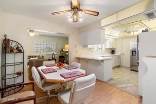 10611 W Camelot Cir, Sun City, AZ 85351 - Photo 9