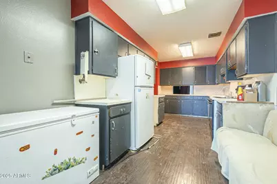 2106 S Granada Drive, Tempe, AZ 85282 - Photo 37