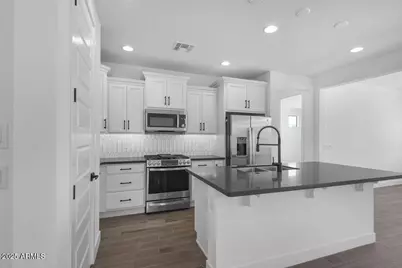 18126 W Hiddenview Drive, Goodyear, AZ 85395 - Photo 7